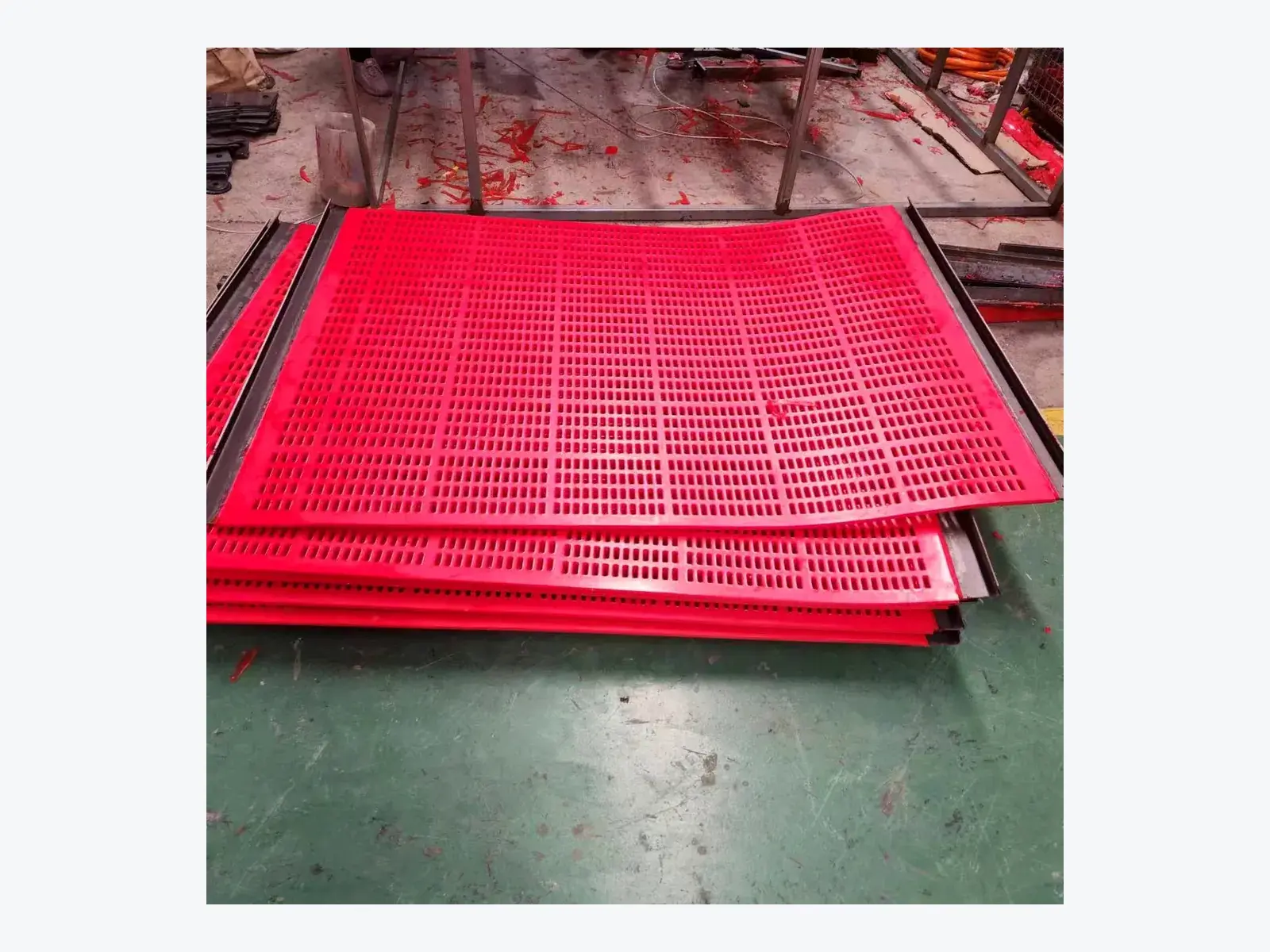 Tensioned polyurethane screen full view
